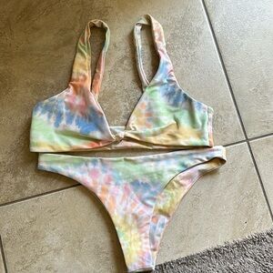 Skatie tie dye small bottom medium top